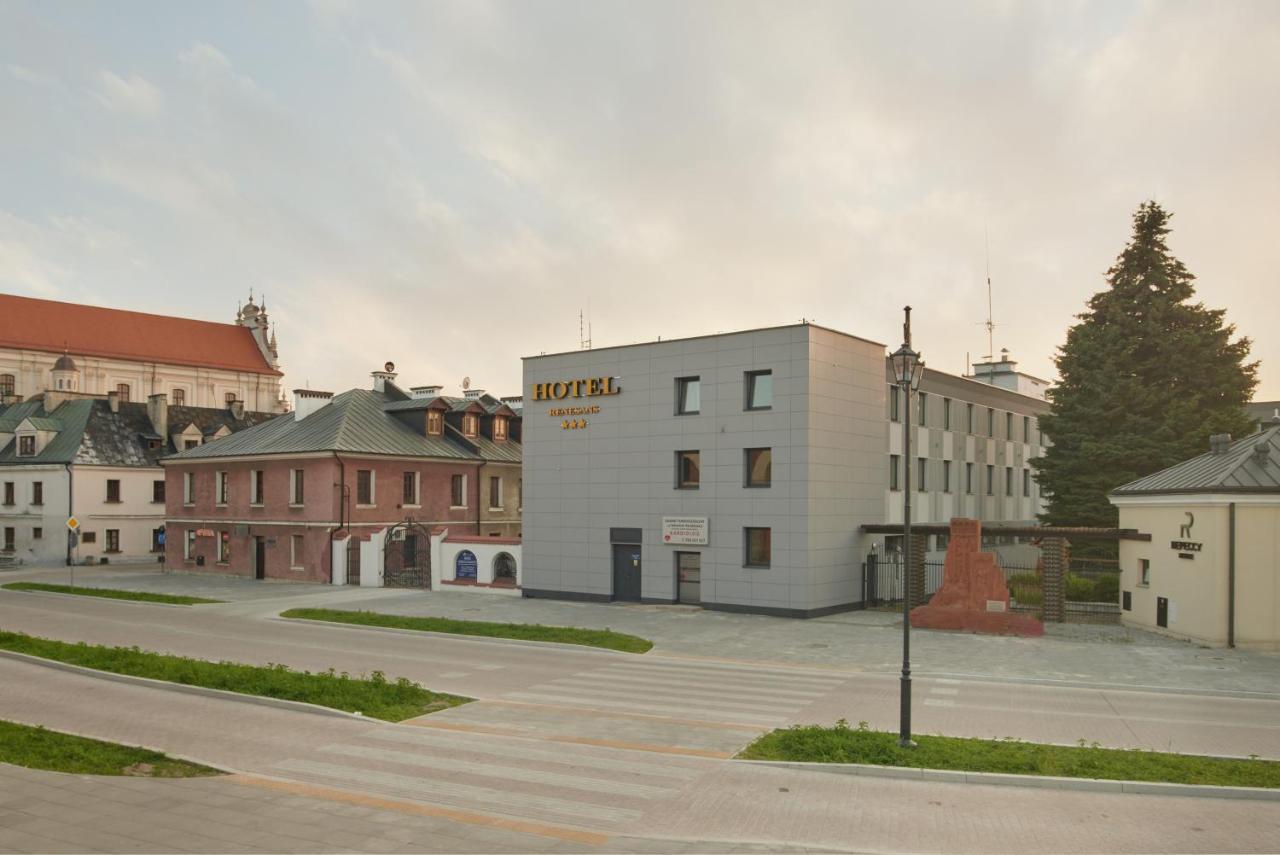 Hotel Renesans Zamość Esterno foto