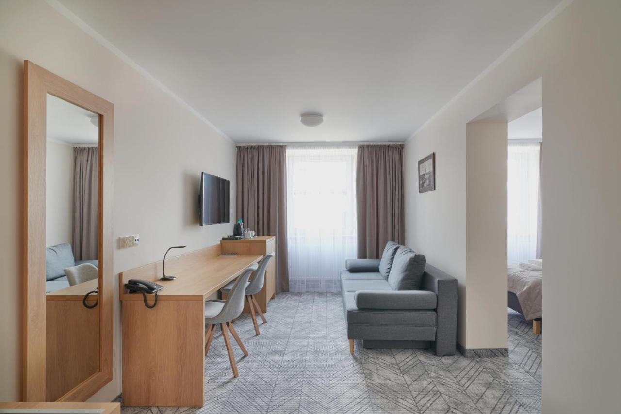 Hotel Renesans Zamość Esterno foto