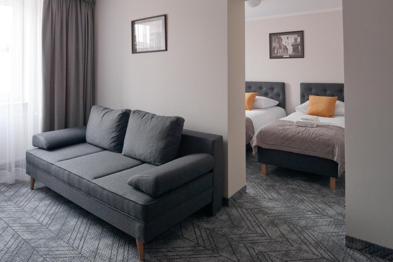 Hotel Renesans Zamość Esterno foto