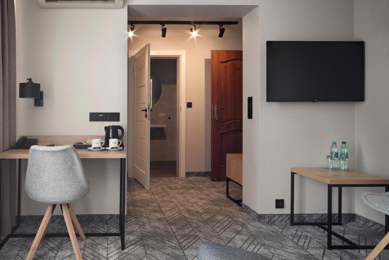 Hotel Renesans Zamość Esterno foto