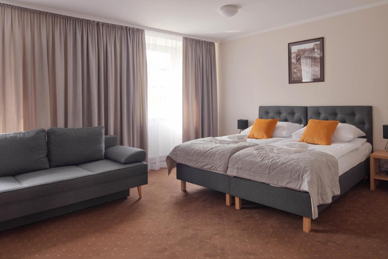 Hotel Renesans Zamość Esterno foto