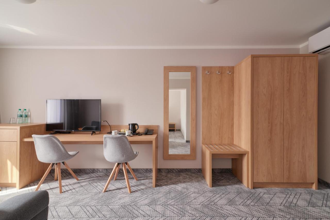 Hotel Renesans Zamość Esterno foto